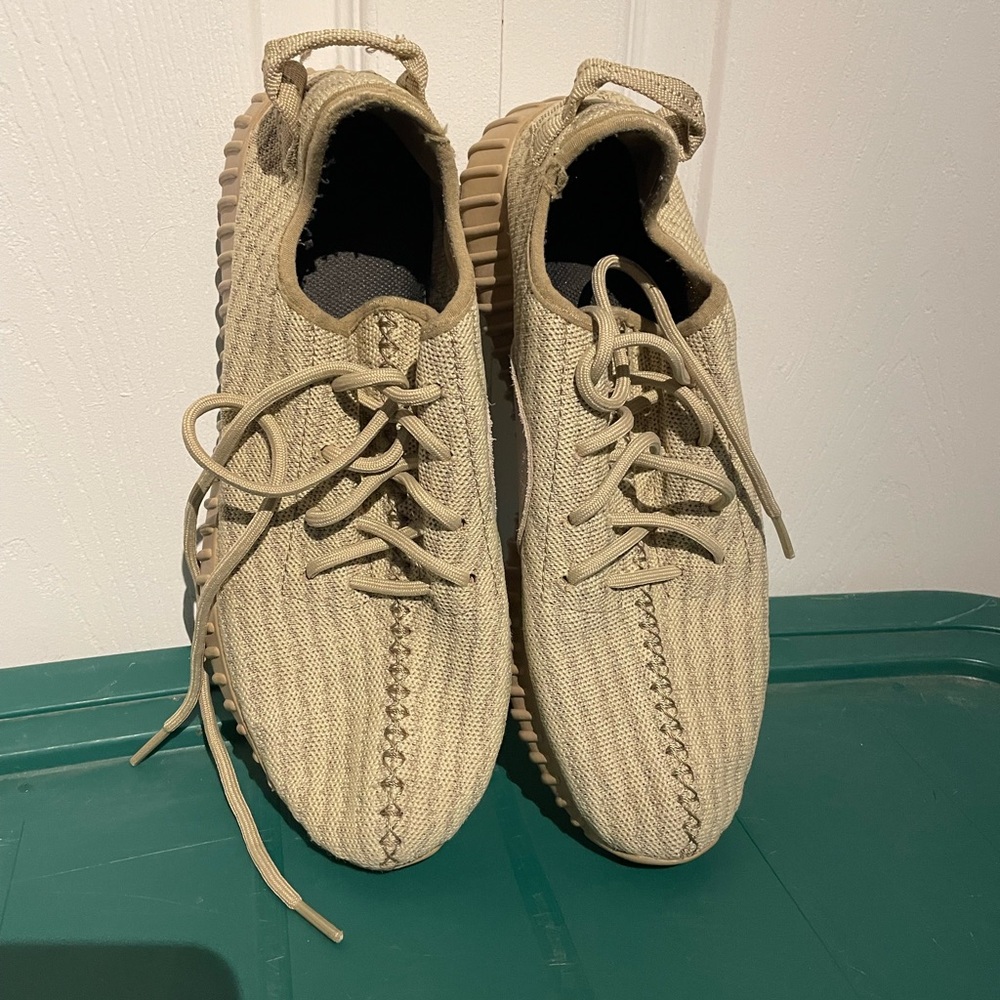 Adidas Yeezy Boost Shoes Men’s Size 8 Tan trendy
